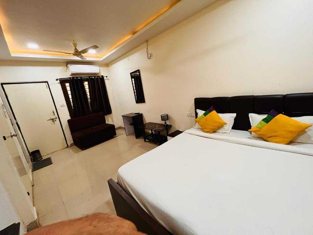 Oyo Hotel Happy Homes Bhopal Exteriör bild
